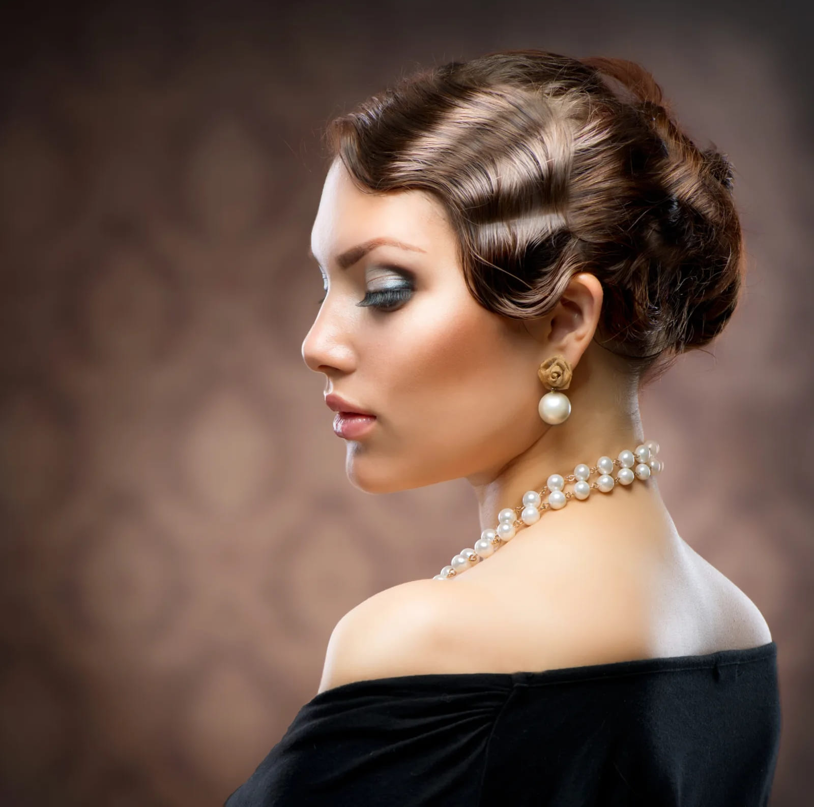prom hairstyles: soft finder waves hairstyle 