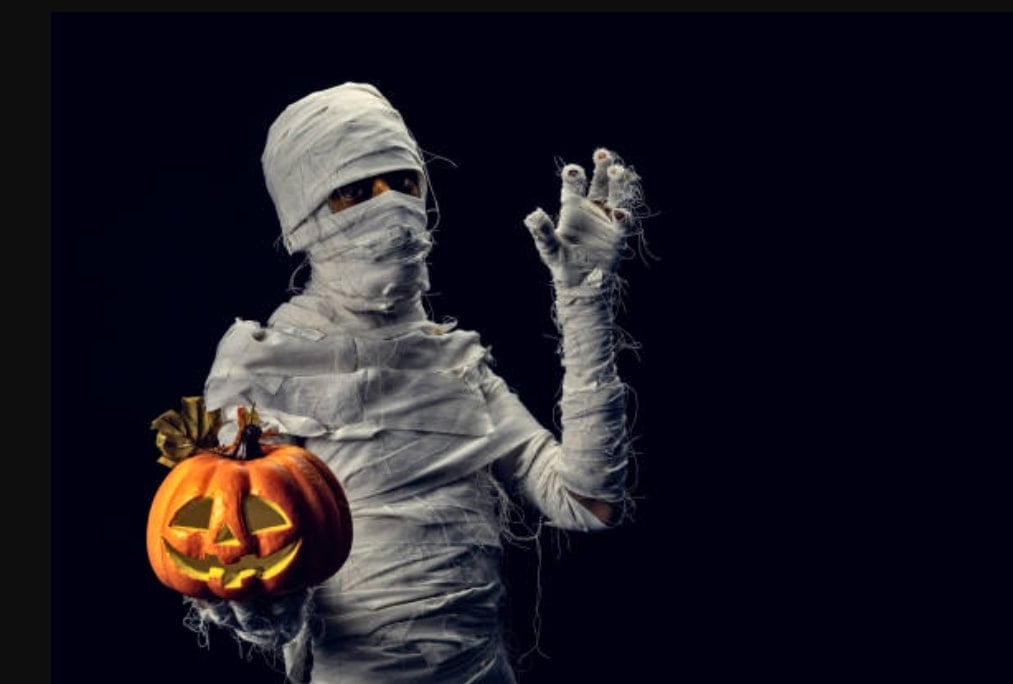 Mummy Halloween PFP