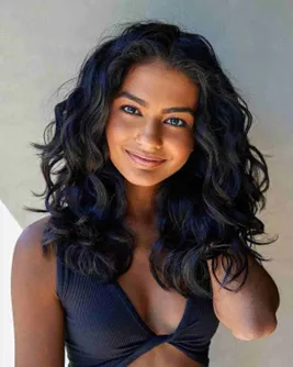 10 Best Slimming Haircuts: Shoulder-Length Waves 