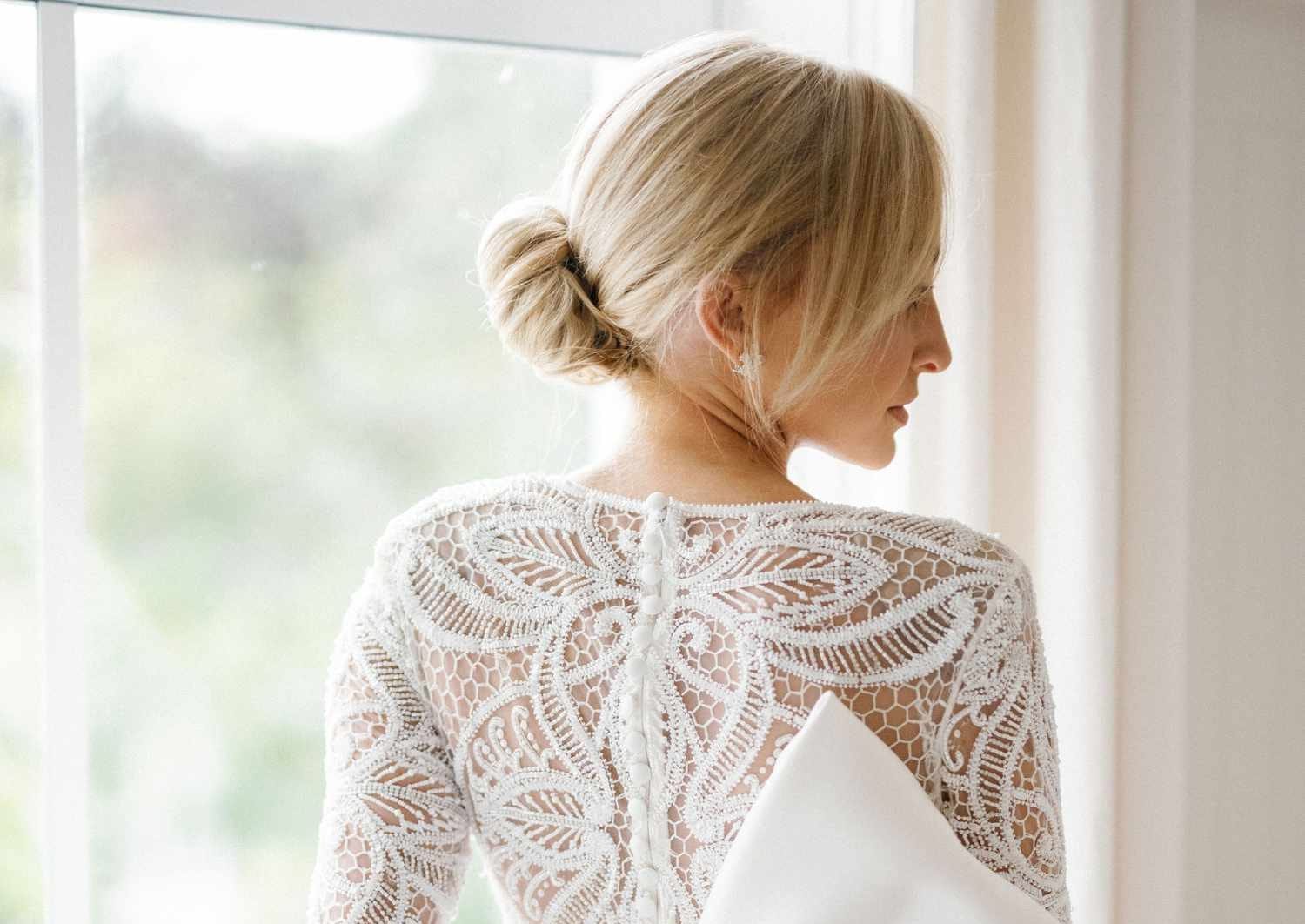 prom hairstyles: silky smooth bun updo 