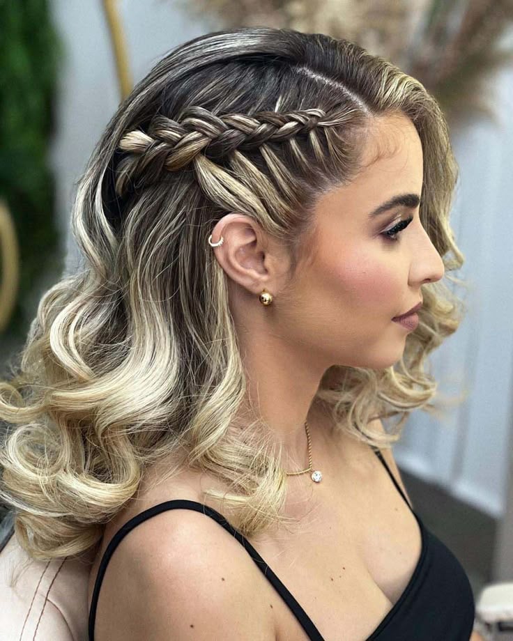prom hairstyles: loose waves with braided side 