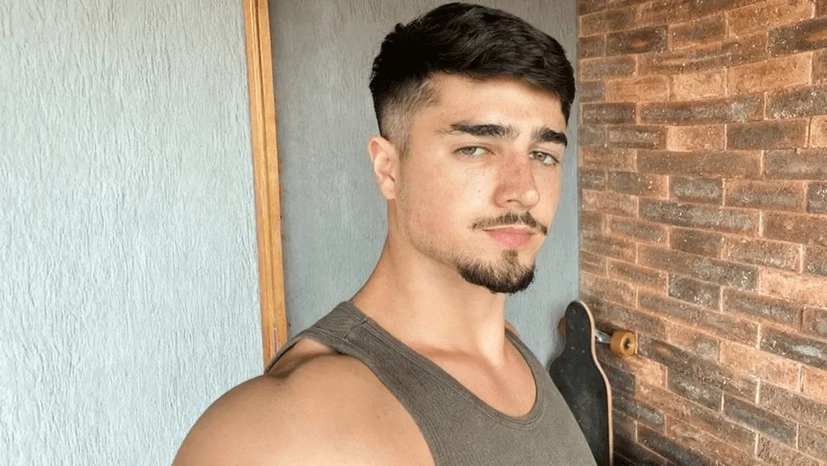 A boxed goatee beard filter frames 